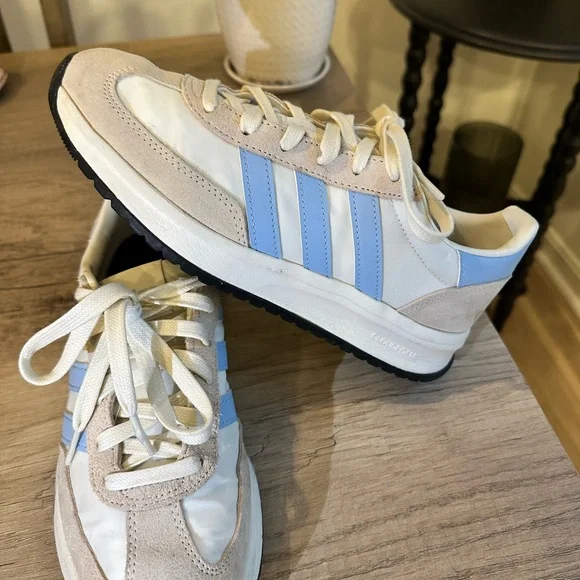adidas gazelle silver green womens Vintage Adidas Sneakers Women's US 7